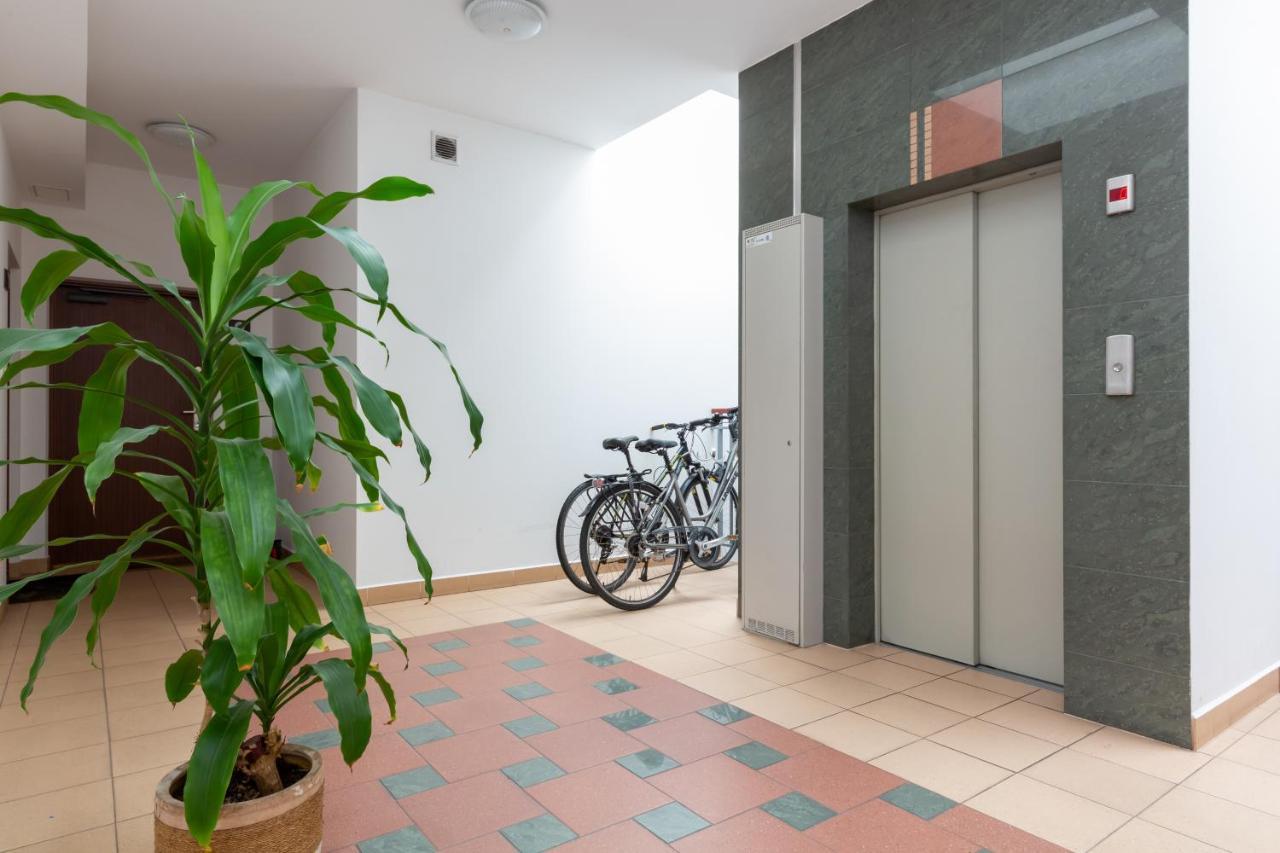 Apartments Chelmonskiego Warsaw Ursus By Noclegi Renters Extérieur photo